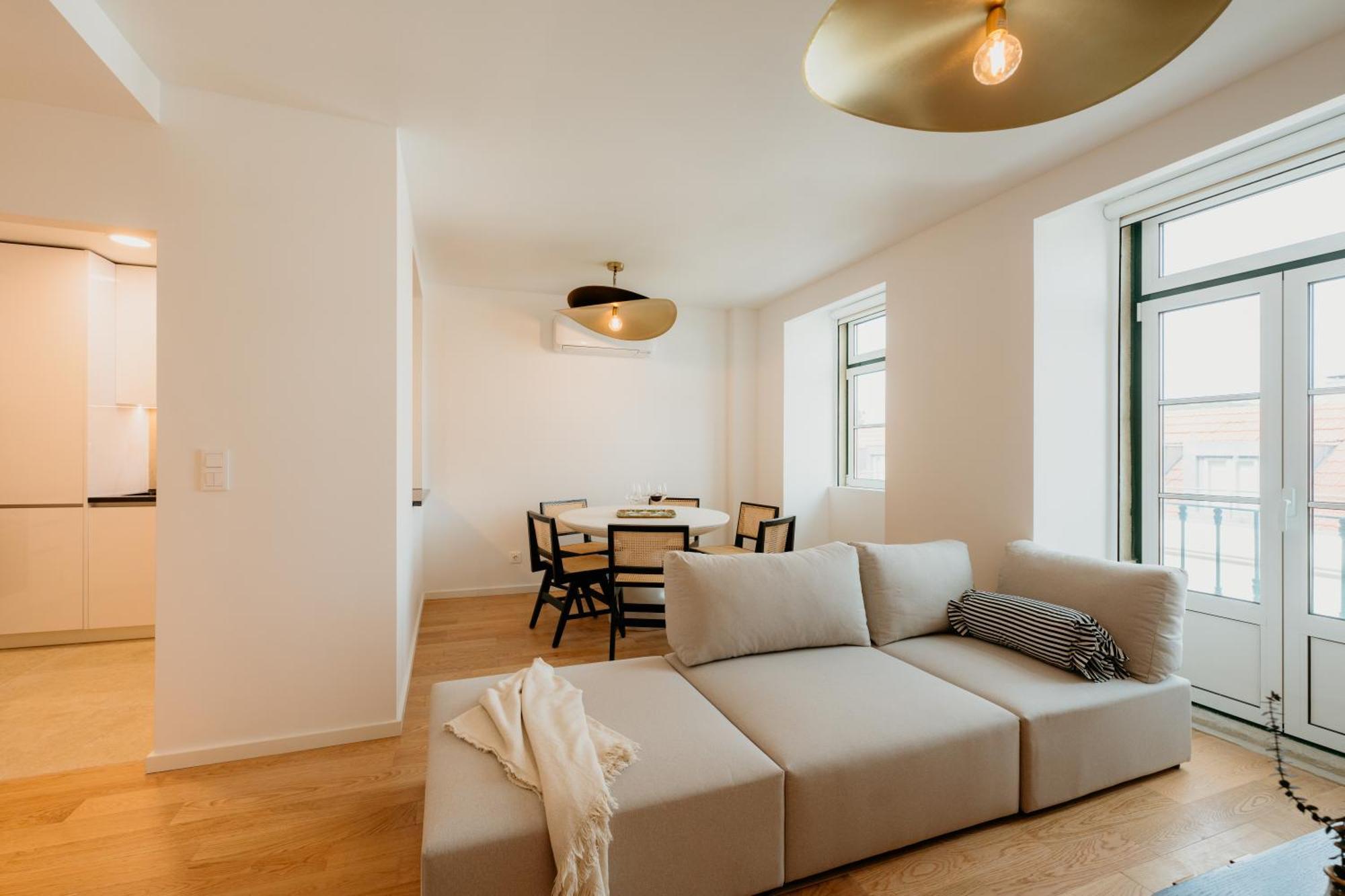 Apartment Mary Pink - No 1c - Stunning Two-bedroom Lisbon